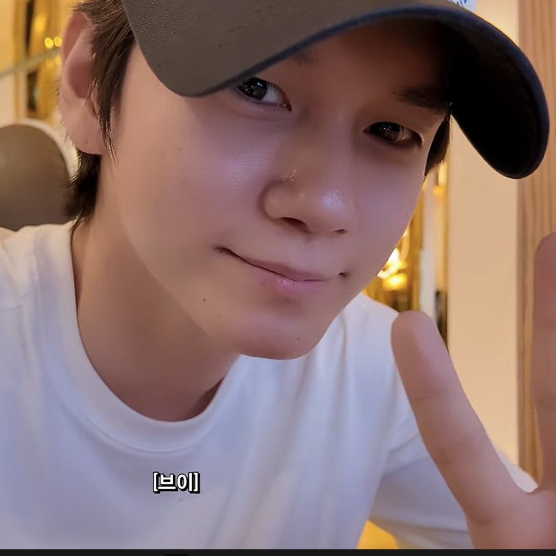 Foto terbaru dari Ong Seongwu