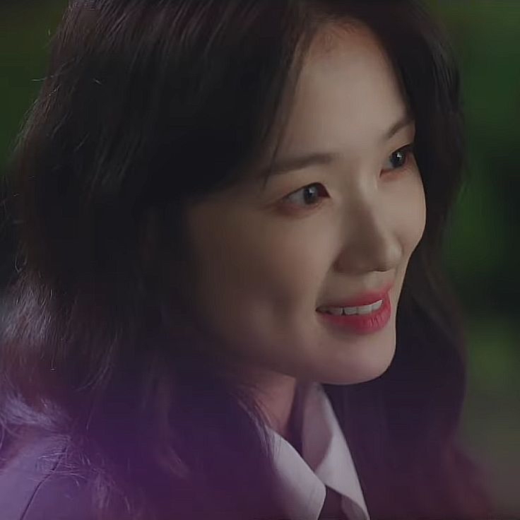 Recent activity shot of Kim Hyeyoon