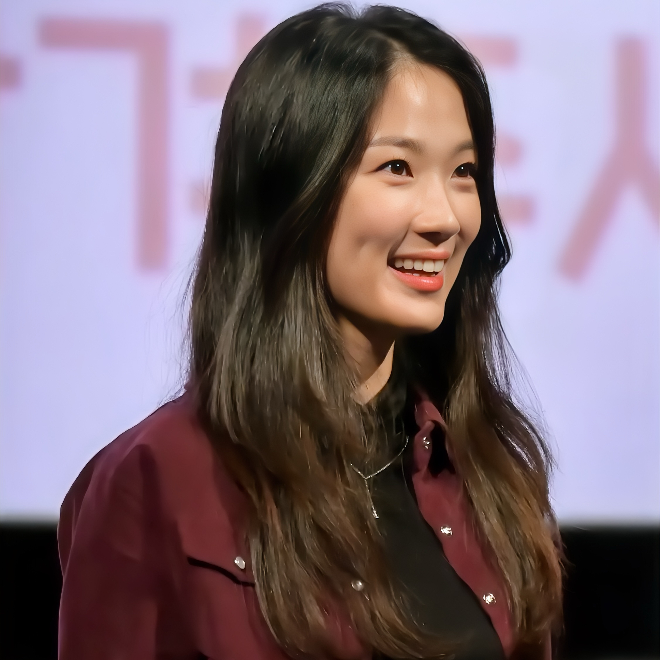 Recent activity shot of Kim Hyeyoon