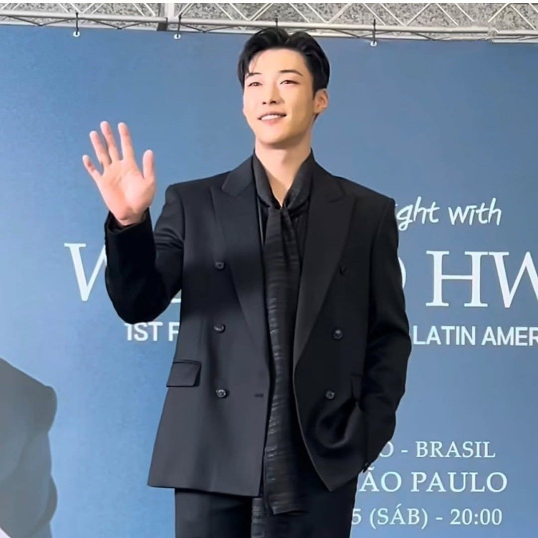 A moment captured by a fan of Woo Dohwan