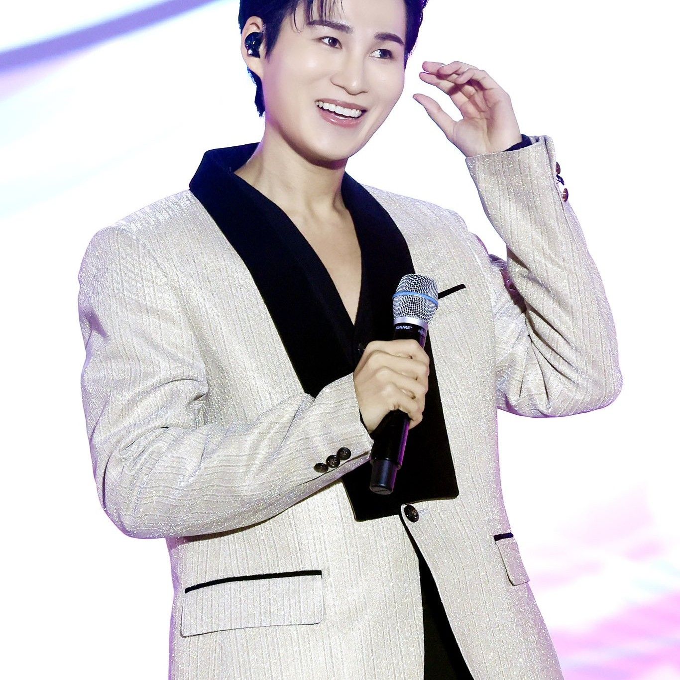 Behind-the-scenes cut of Kim Heejae