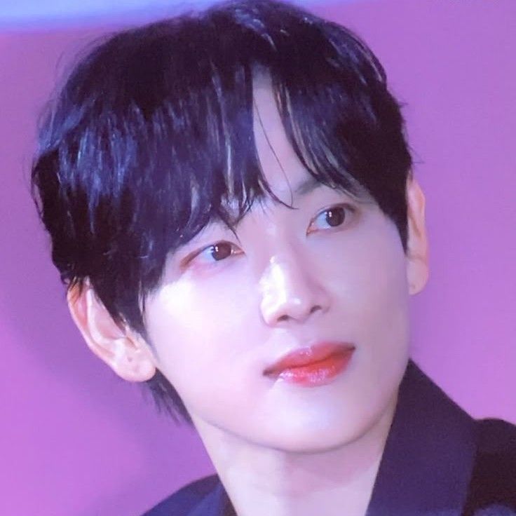 Behind-the-scenes cut of Lim Siwan