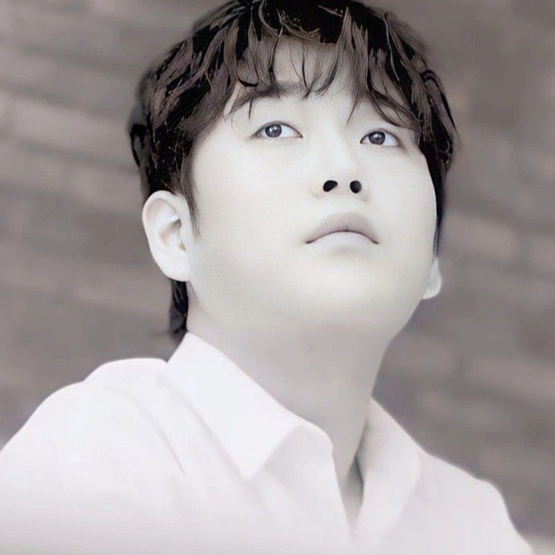 A moment captured by a fan of Hwang Youngwoong