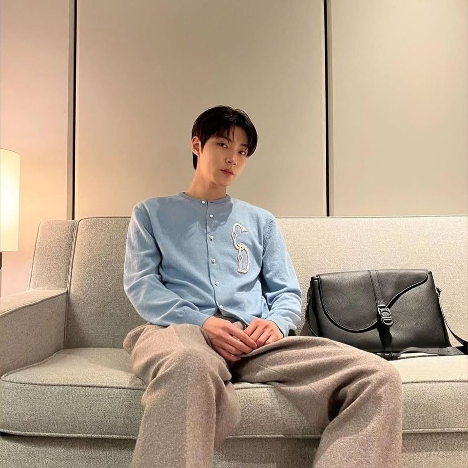 A moment captured by a fan of Hwang Inyoup
