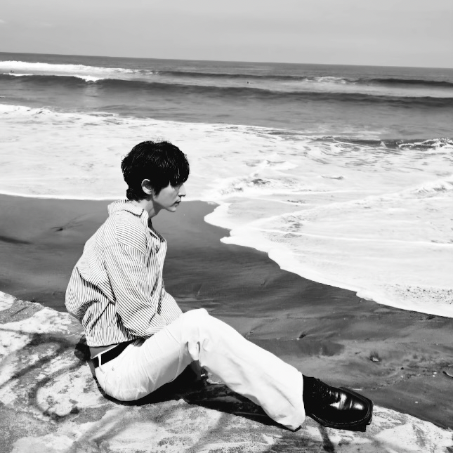 A moment captured by a fan of Lee Joongi