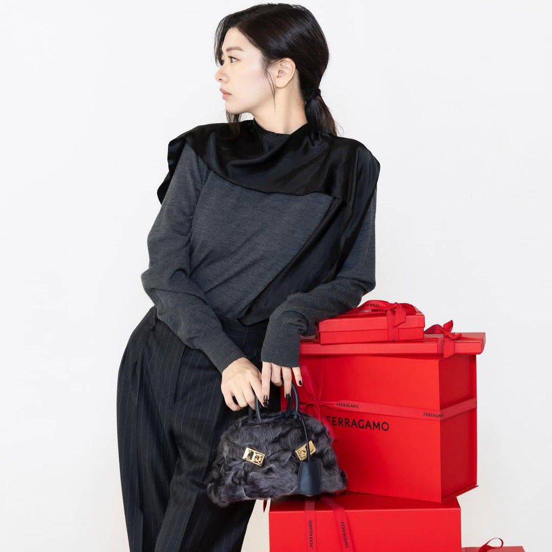 Behind-the-scenes cut of Jung Somin