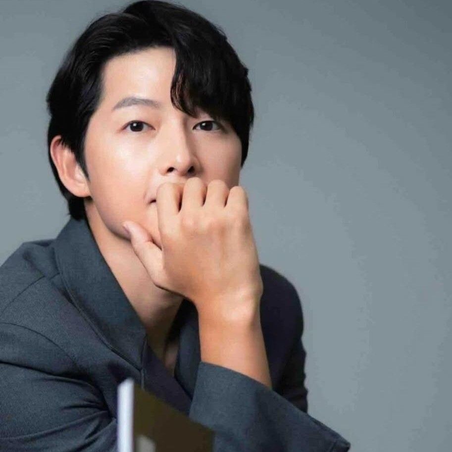 粉絲拍下的宋仲基瞬間