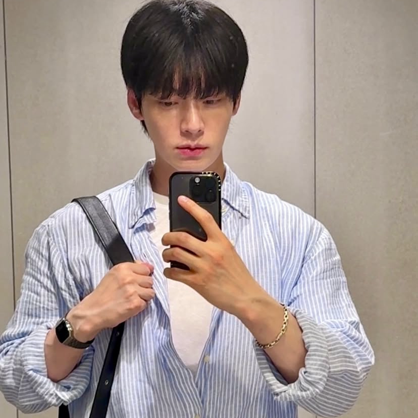 Behind-the-scenes cut of Ahn Jaehyun