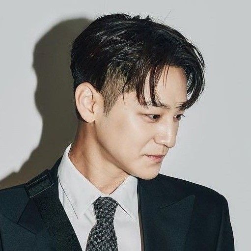 Behind-the-scenes cut of Kim Bum
