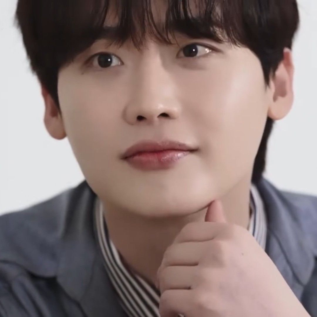 Latest photo of Lee Jongsuk