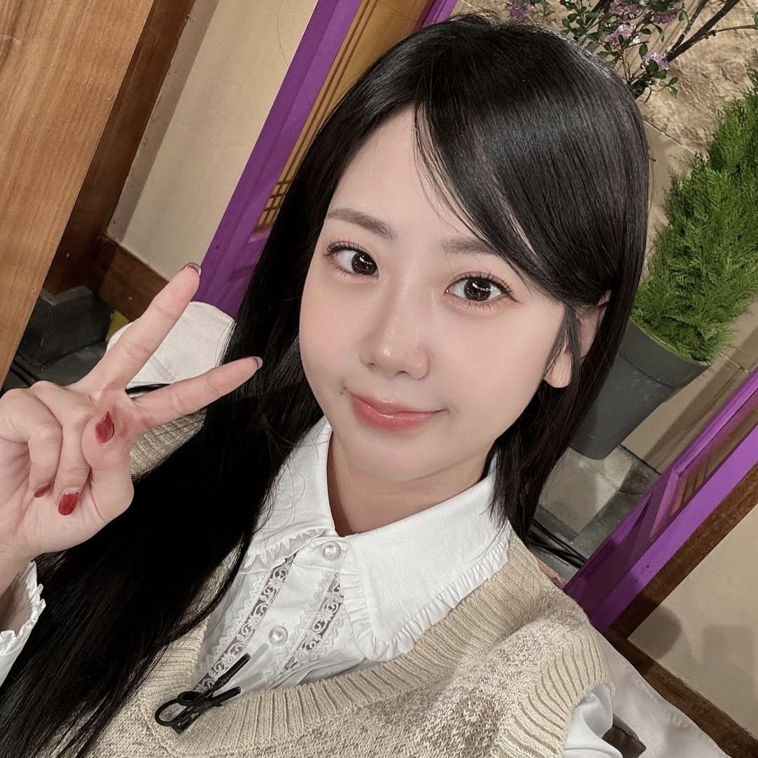 Recent activity shot of Kang Hyeyeon