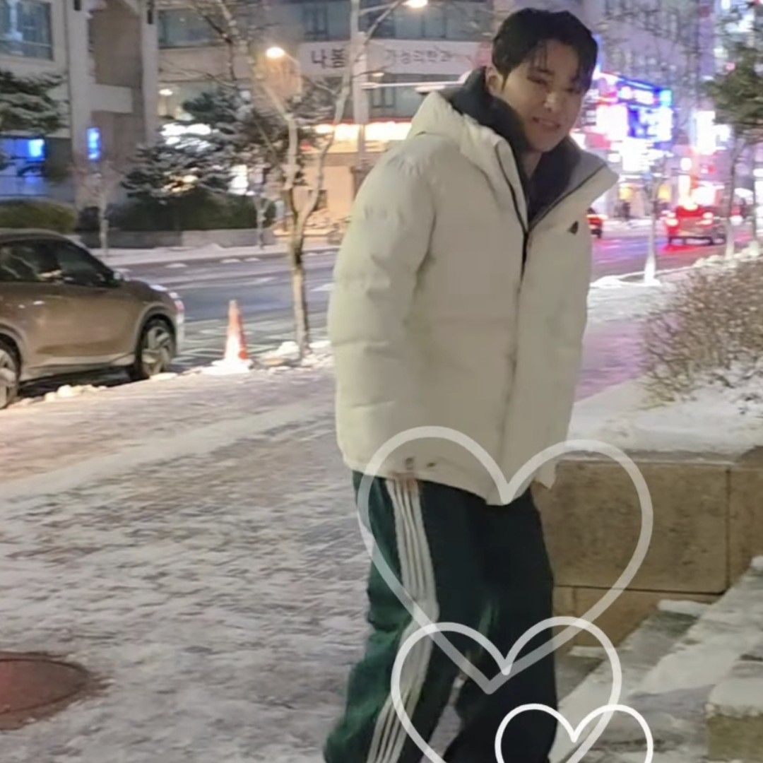 Behind-the-scenes cut of Seong Ri