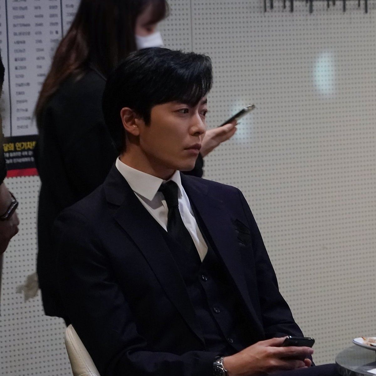 A moment captured by a fan of Kim Jaewook