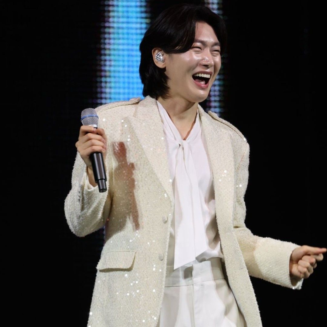 A moment captured by a fan of Kim Yongbin