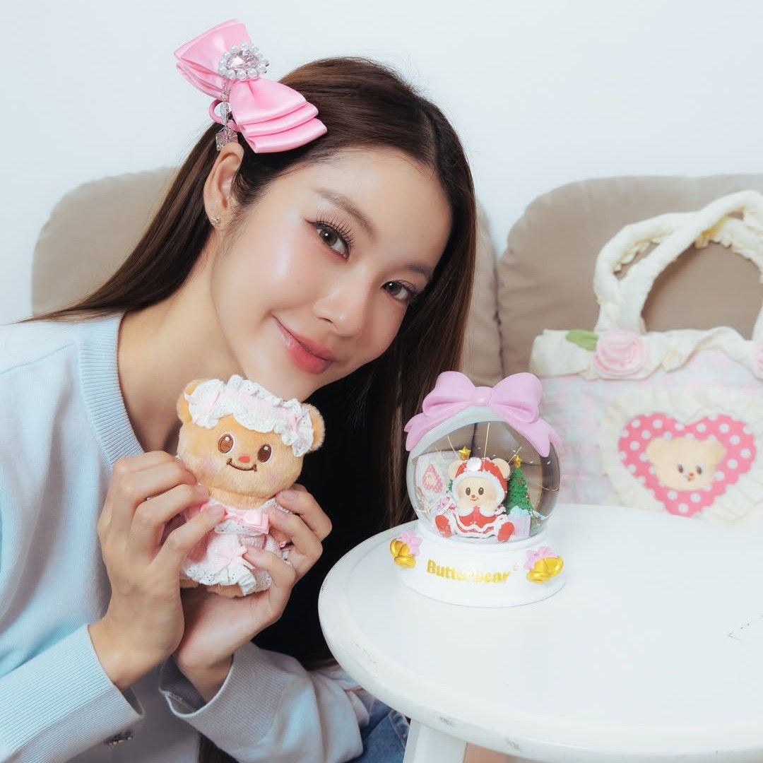 Behind-the-scenes cut of Namtan Tipnaree Weerawatnodom