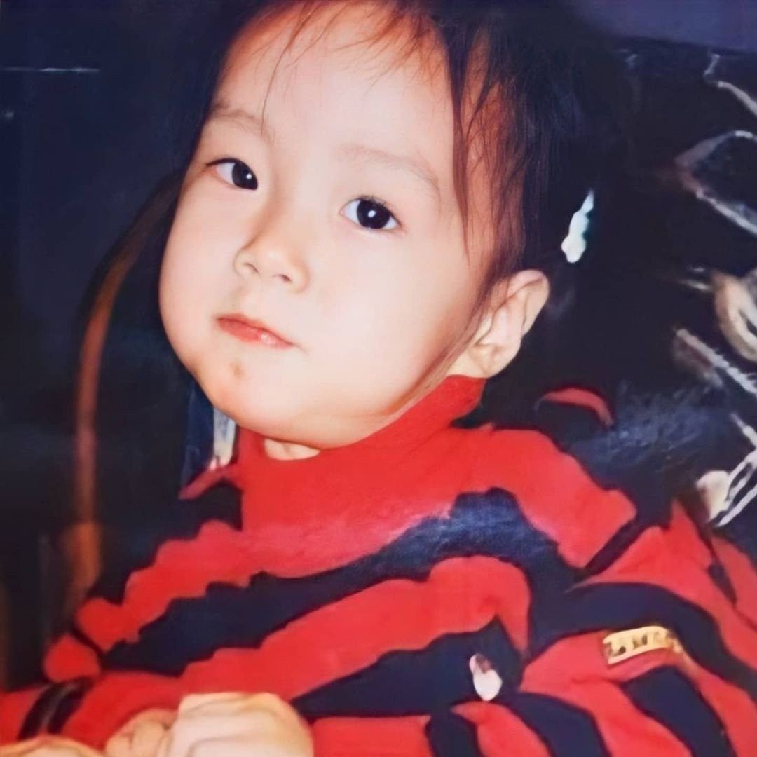 Behind-the-scenes cut of Moon Chaewon