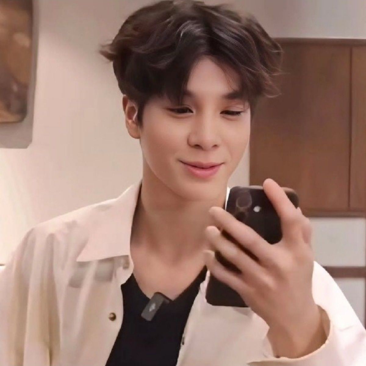 Behind-the-scenes cut of Jeong Dongwon