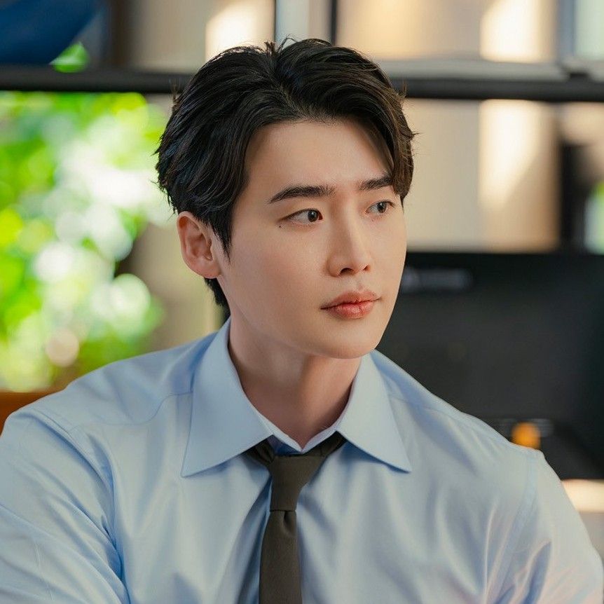 A moment captured by a fan of Lee Jongsuk