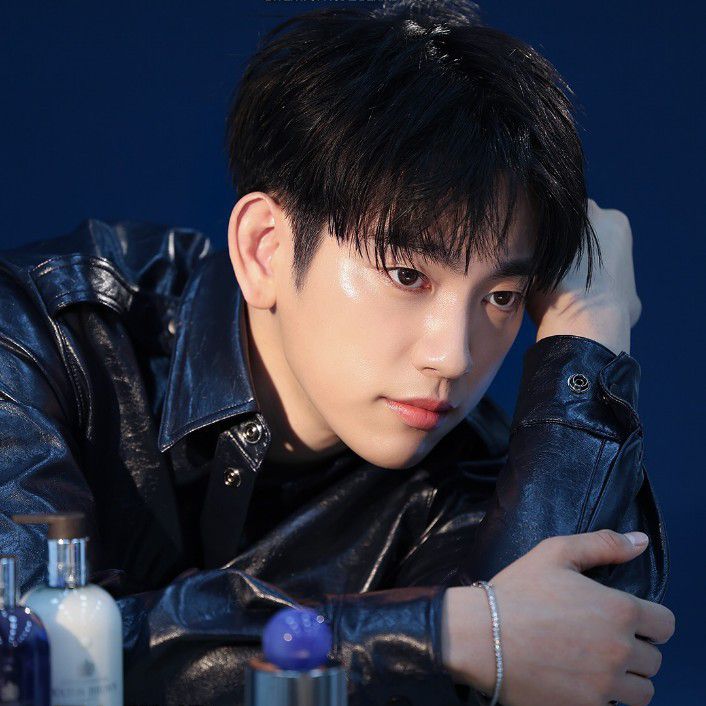Latest photo of Park Jinyoung