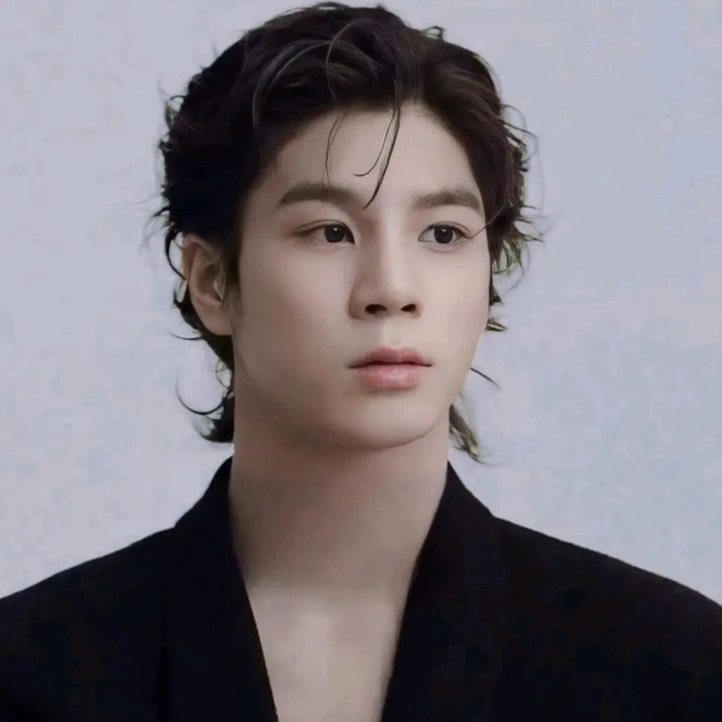 Behind-the-scenes cut of Jeong Dongwon