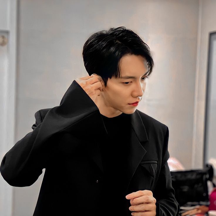 Latest photo of Lee Seunggi