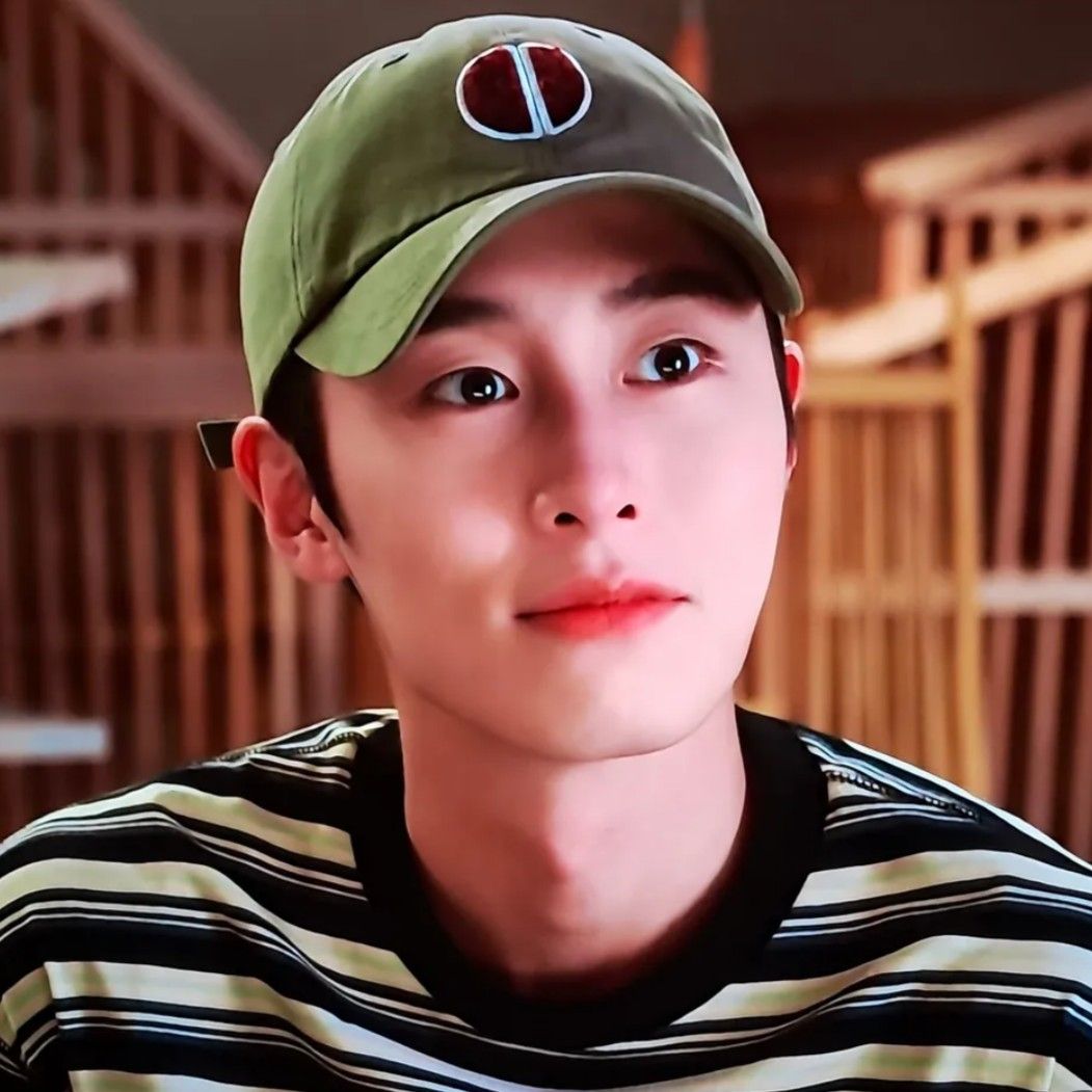 Behind-the-scenes cut of Lee Jaewook