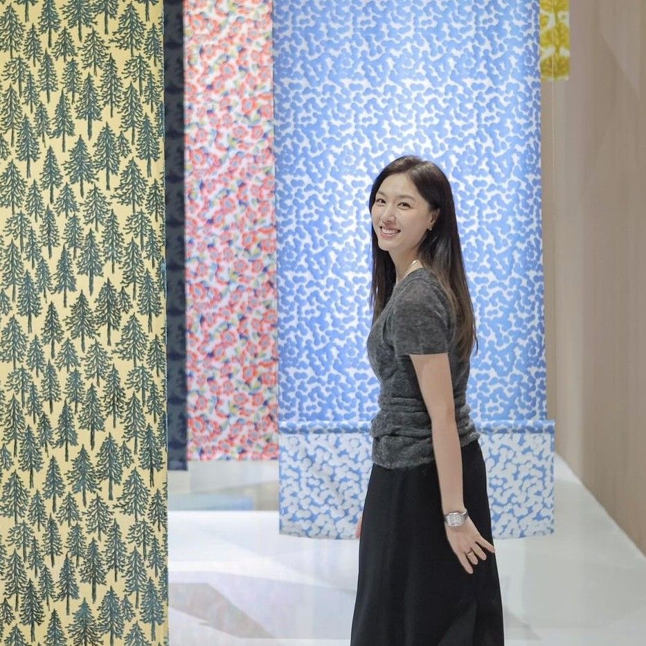 Behind-the-scenes cut of Seo Jihye (1984)