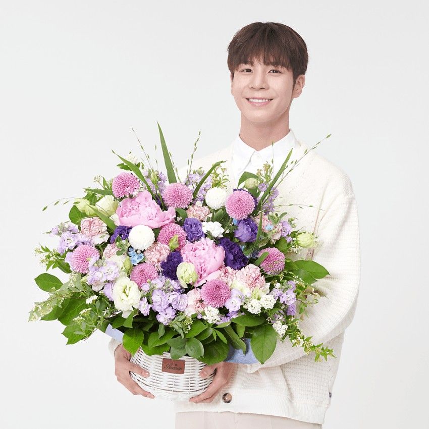 Behind-the-scenes cut of Jeong Dongwon
