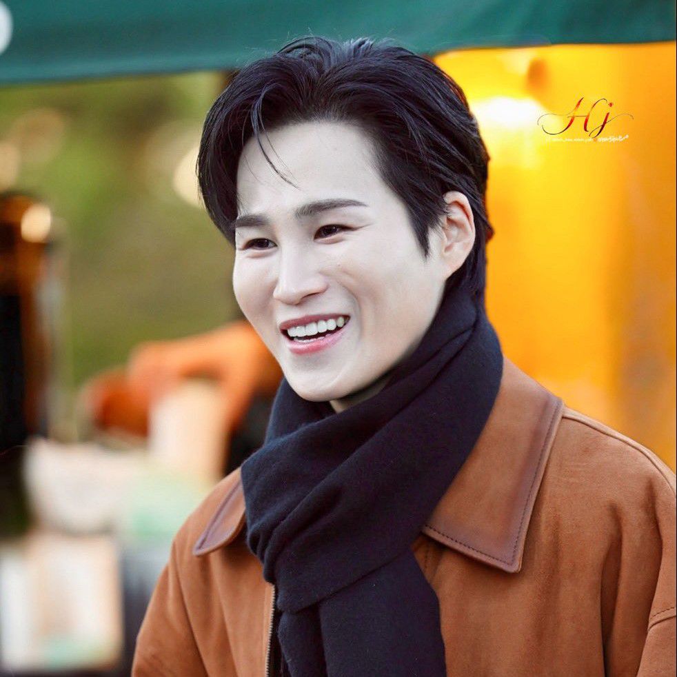 Behind-the-scenes cut of Kim Heejae