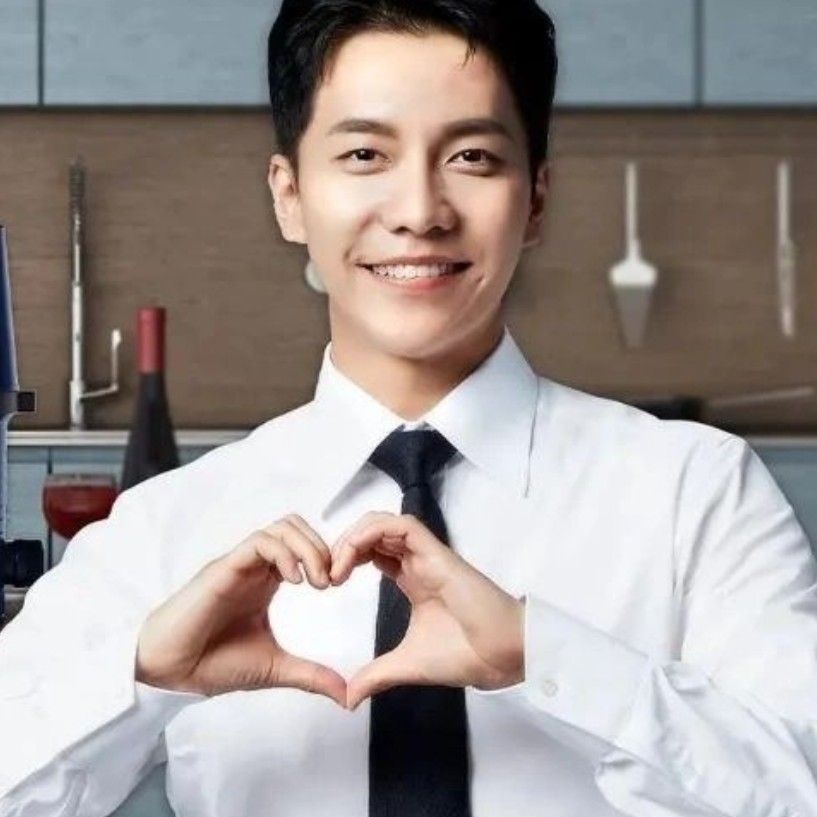 Latest photo of Lee Seunggi