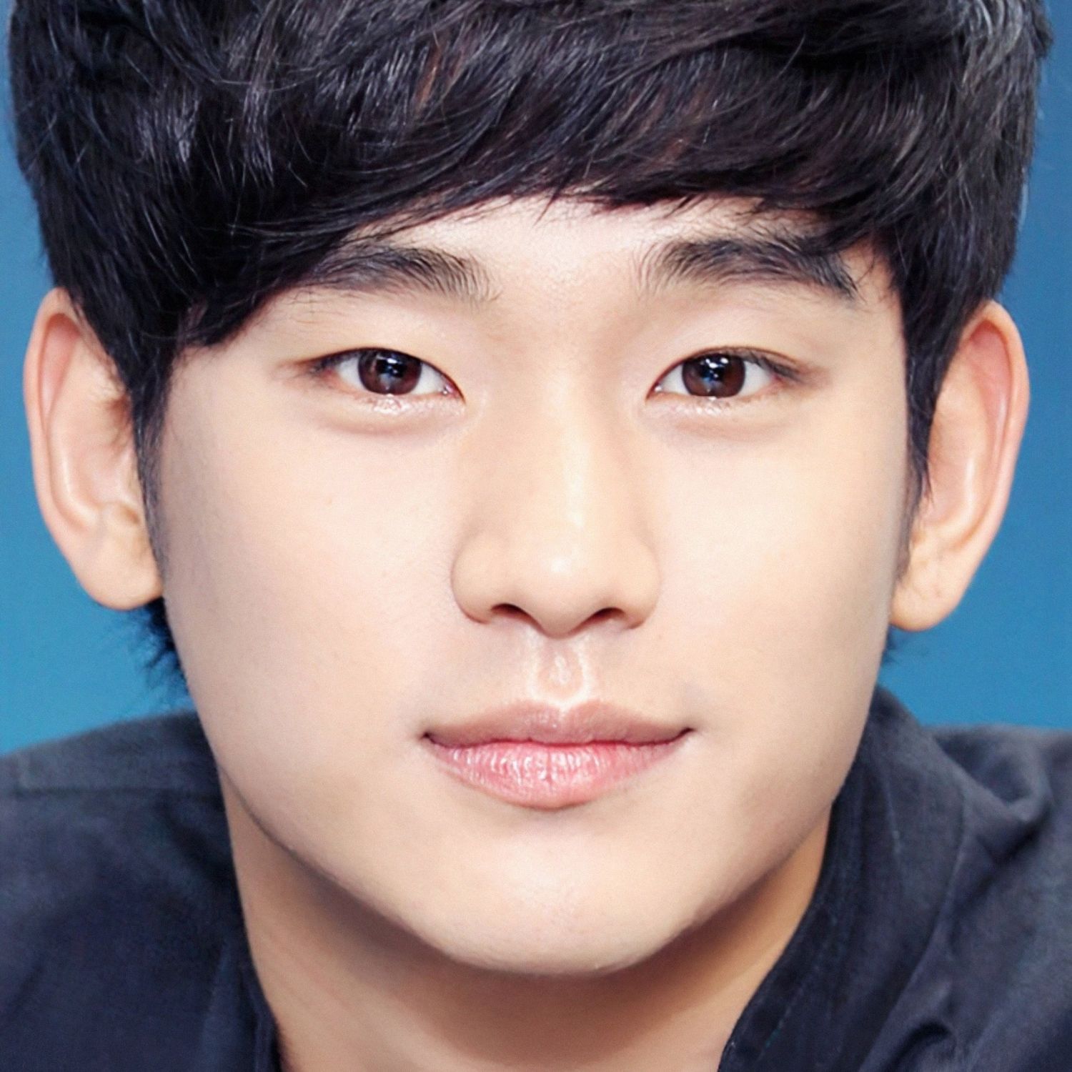 金秀賢的最新照片