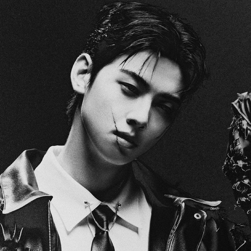 Latest photo of Cha Eunwoo