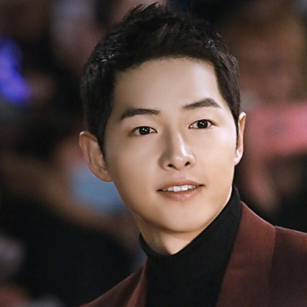A moment captured by a fan of Song Joongki