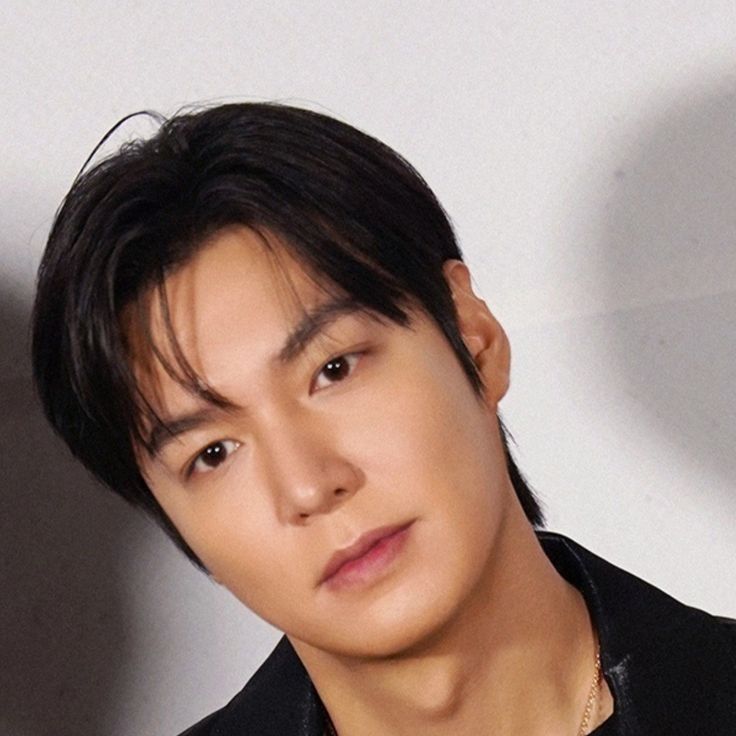 Recent activity shot of Lee Minho