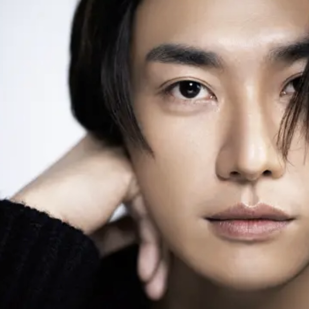 Behind-the-scenes cut of Kim Youngkwang