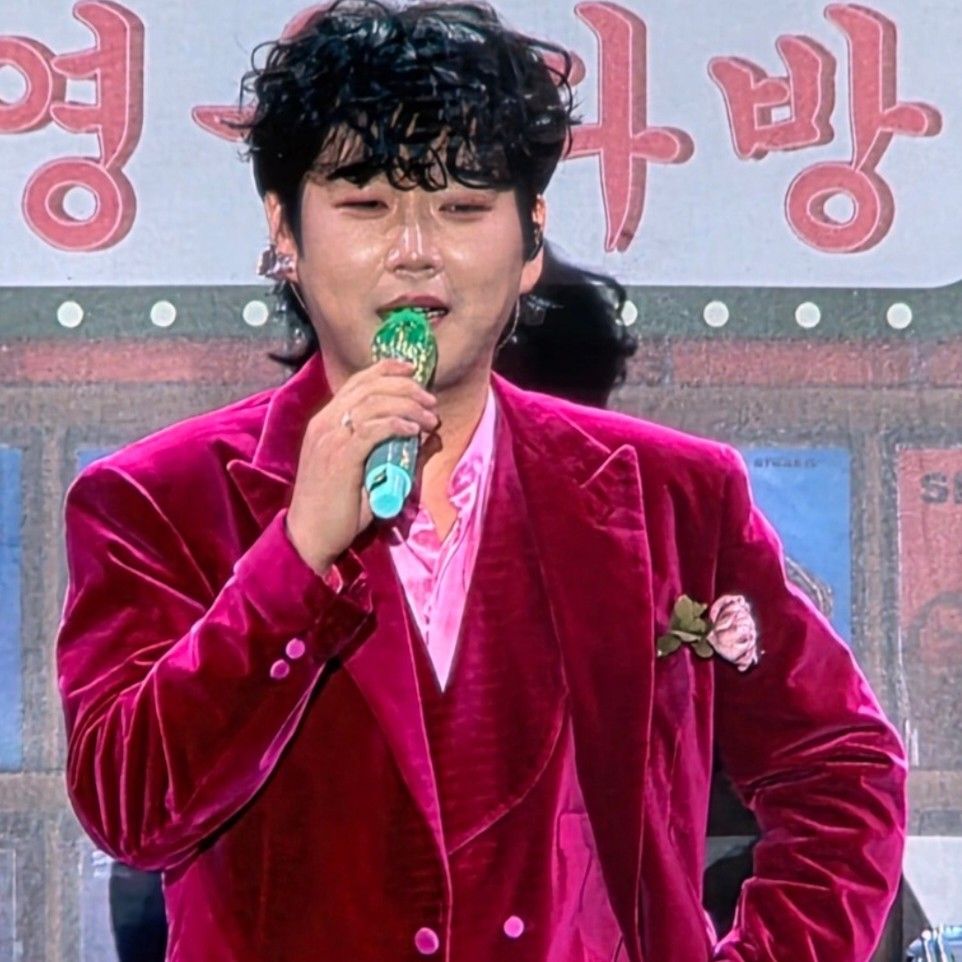 ファン・ヨンウンの最近の活動ショット