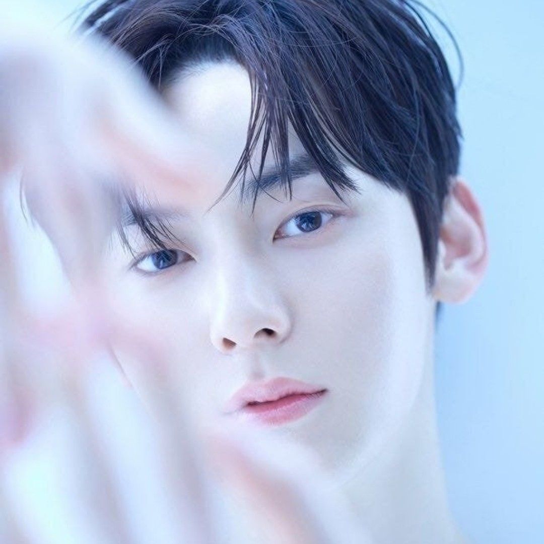 황민현 최근 활동샷
