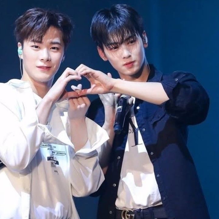 Recent activity shot of Cha Eunwoo