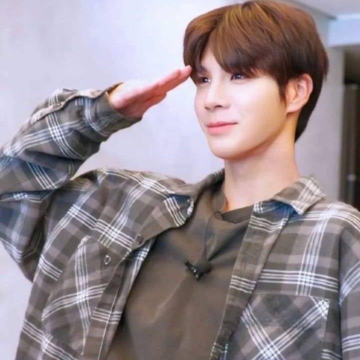 Behind-the-scenes cut of Jeong Dongwon