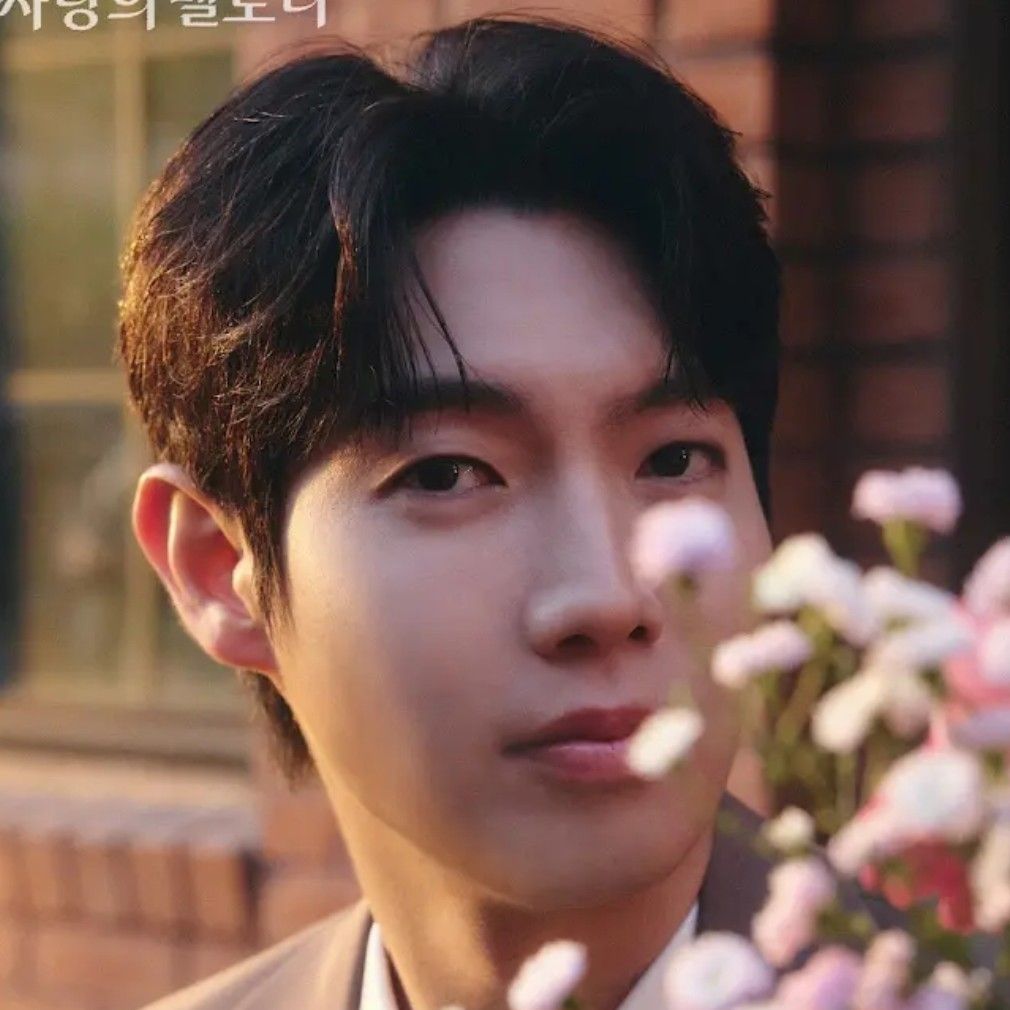 A moment captured by a fan of Son Taejin