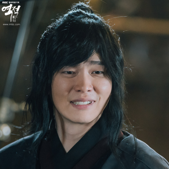 Recent activity shot of Yoon Kyunsang