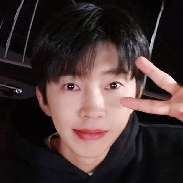 Behind-the-scenes cut of Lim Youngwoong