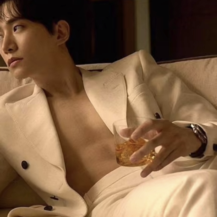 Recent activity shot of Lee Junho