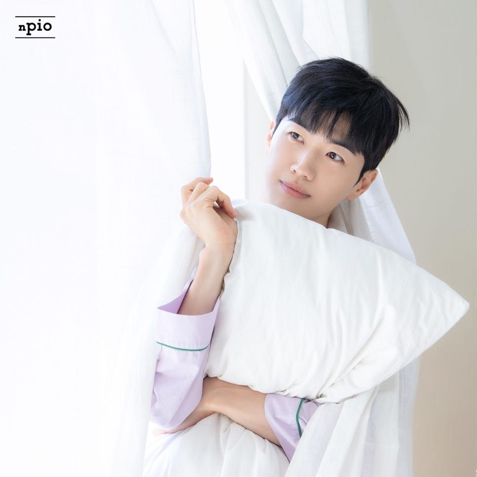 Behind-the-scenes cut of Kang Hoon