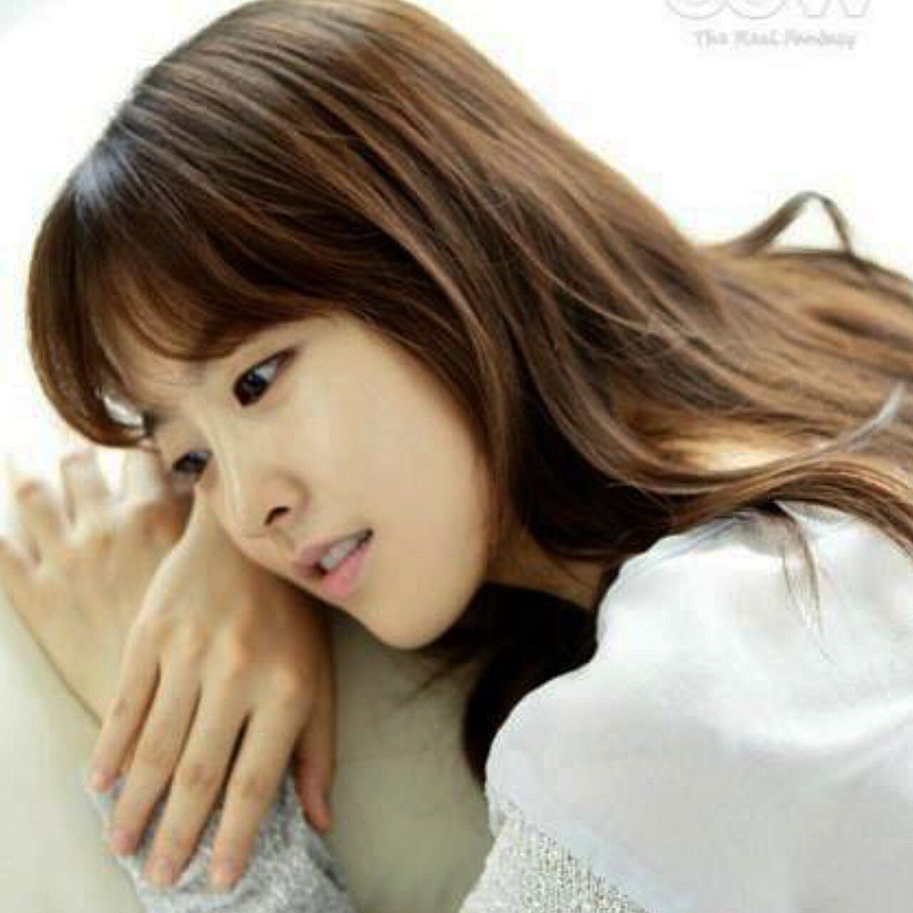 Behind-the-scenes cut of Park Boyoung