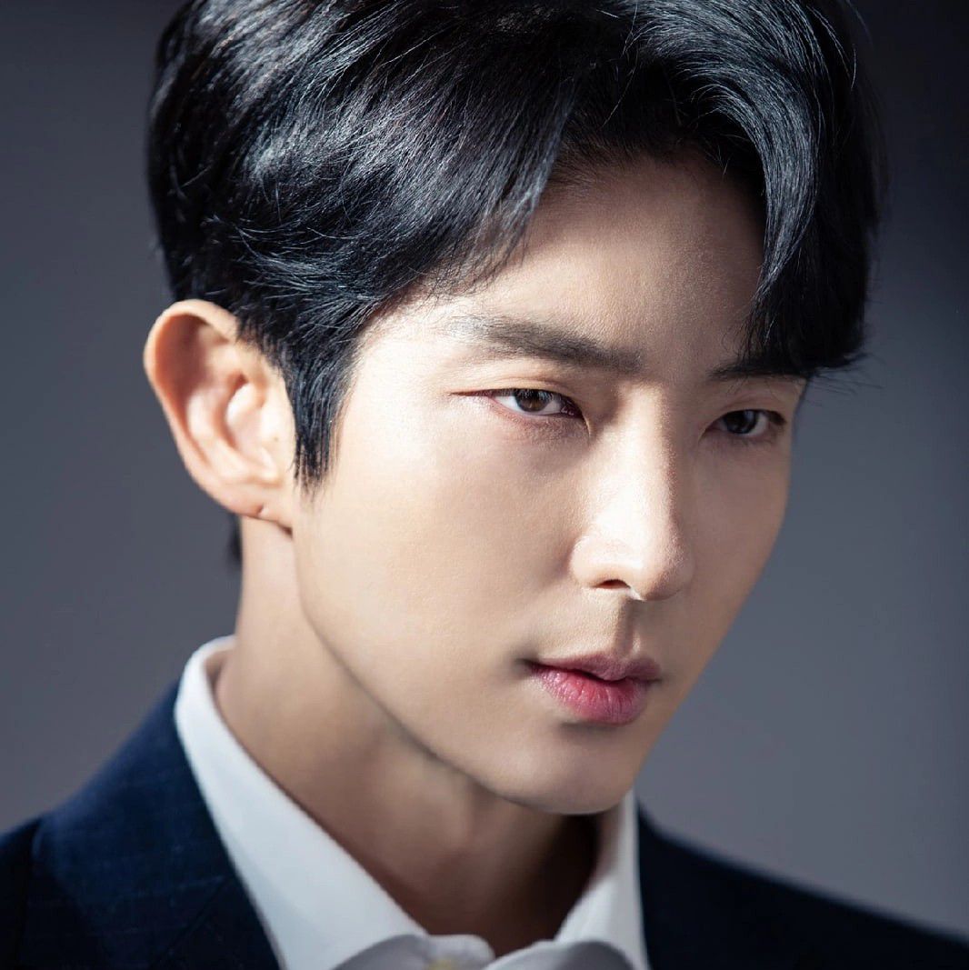 Latest photo of Lee Joongi