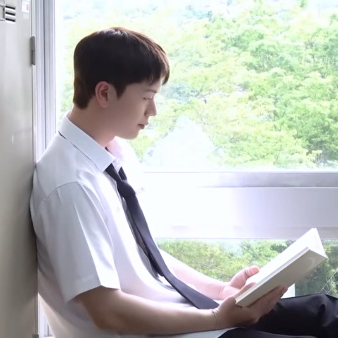 Latest photo of Yook Sungjae