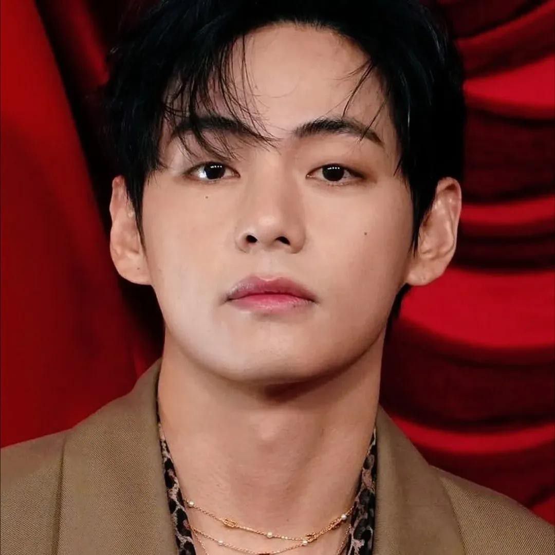 Recent activity shot of Kim Taehyung (V)