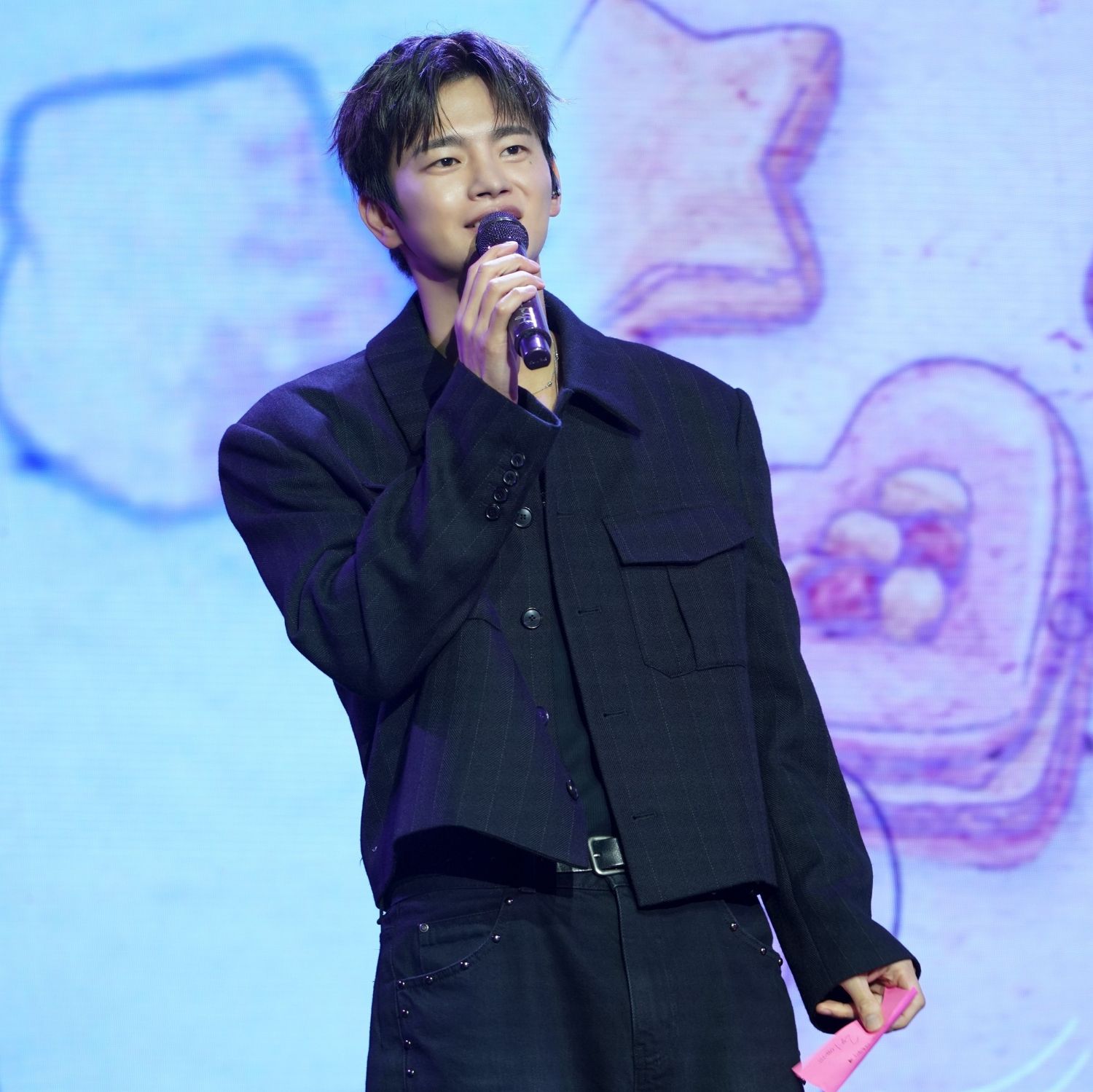A moment captured by a fan of Seo Inguk
