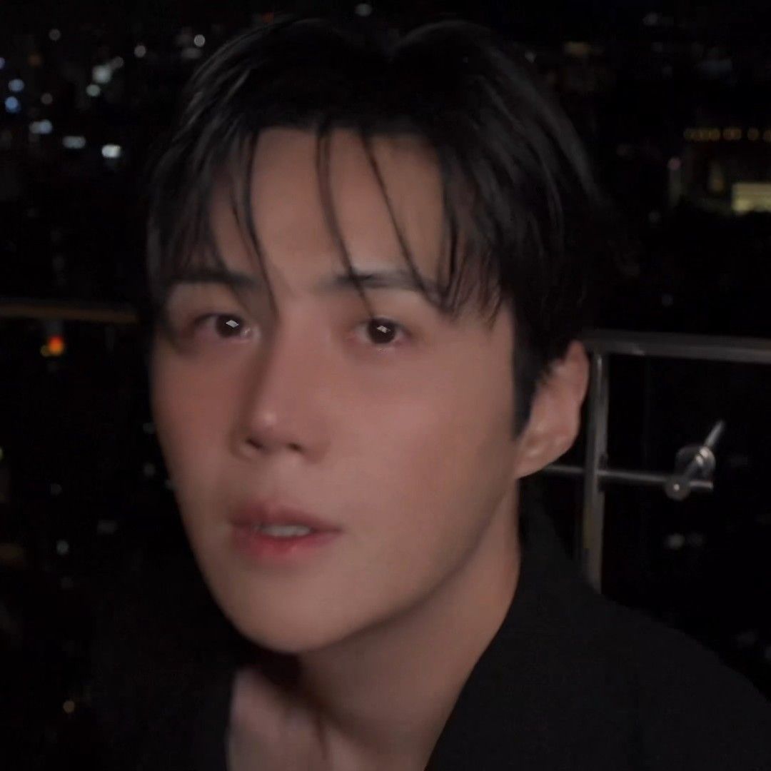 A moment captured by a fan of Kim Seonho